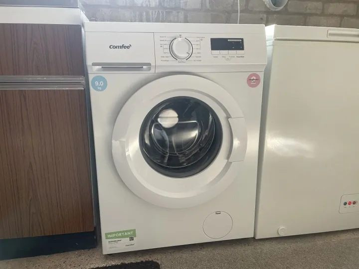 Items for sale
– Washing Machine £80.00