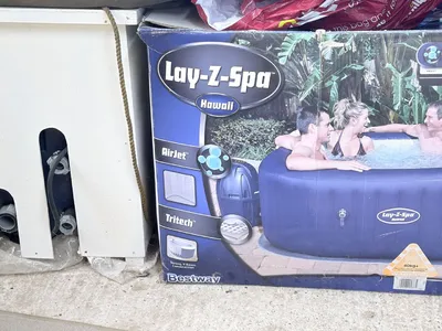 Items free to a good home! – Lazy Z spa Hawaii hot tub. n/r
