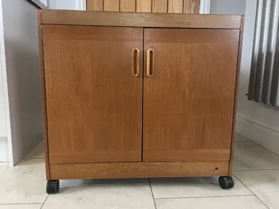 Items for sale
– Hostess Trolley £40