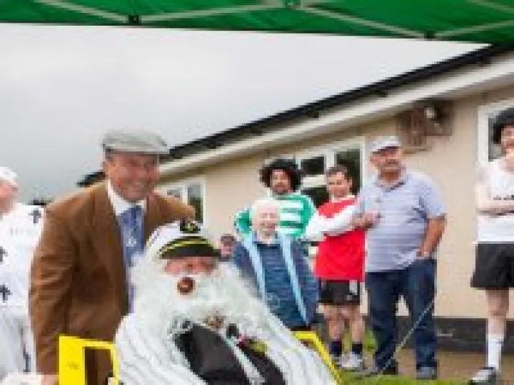 Wheelbarrow Race 02