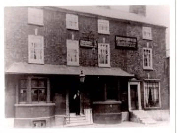 Upper High St