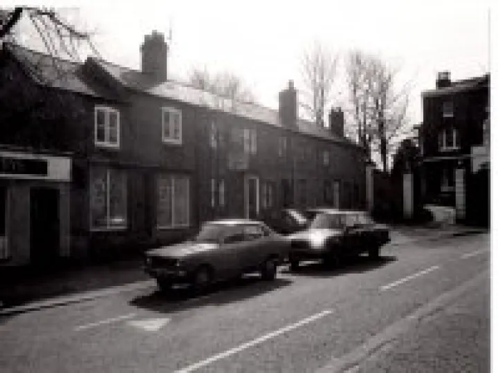 Upper High St