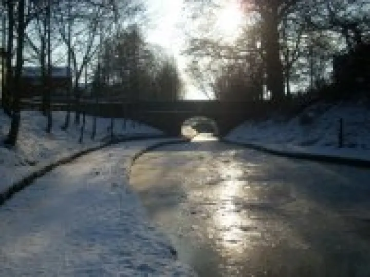 Frozen canal &ndash; January 2010