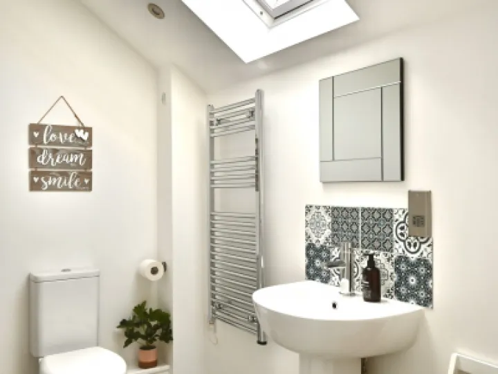 Main bathroom