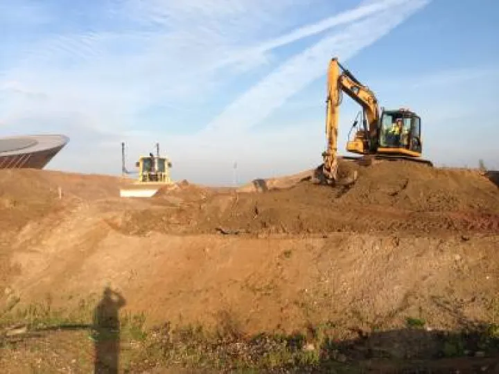 Earthworks excavator