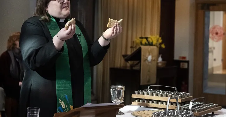 Communion 1