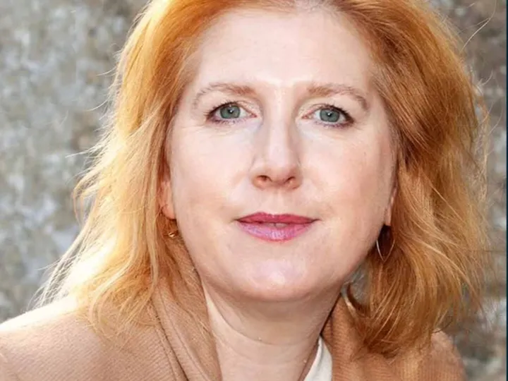 Clare Mackintosh 03