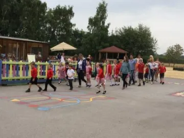 F5D381F4-400E-4067-BC34-3A41C4CDCFE2