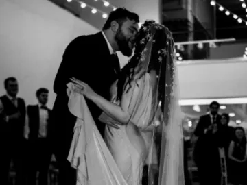Dancing couple bespoke Juliet veil stars P