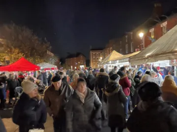 Christmas Market crowds 2