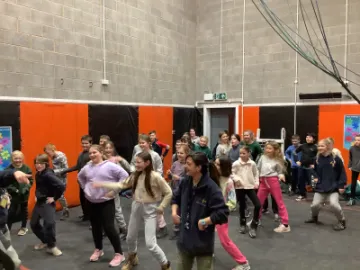 35769E18-45A9-463F-BA83-B08DB3A2E663