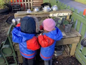 Dinosuar End of Wk 4 015