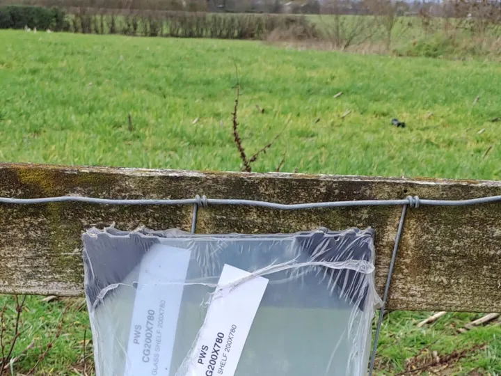 Items for sale
– Glass Shelves – 2nr (New) 780mm