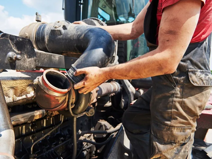 Combine machine service