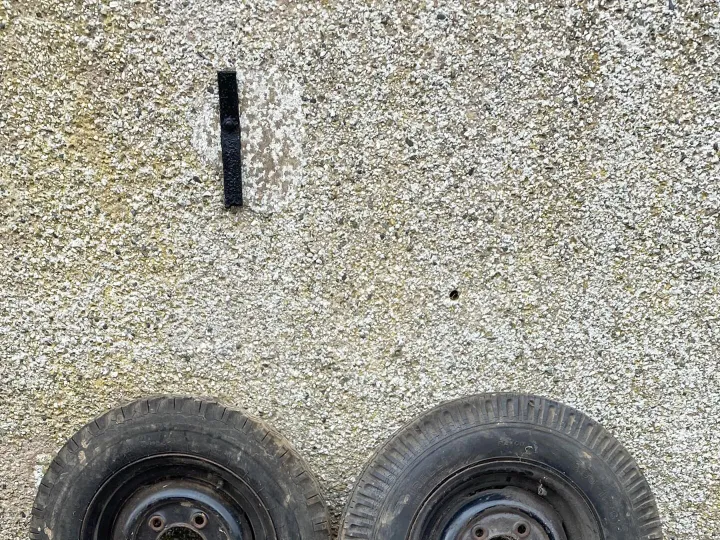 Items for sale
– Landrover wheels and tyres 50