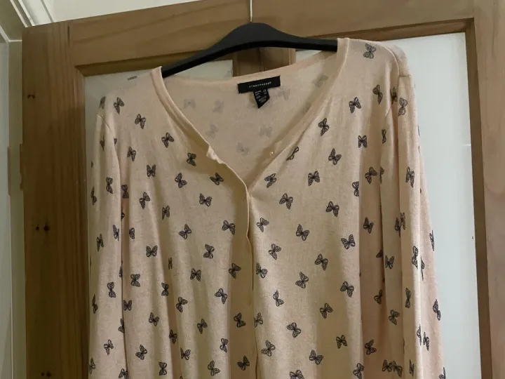 Items for sale &ndash; Lady's cardigan 6