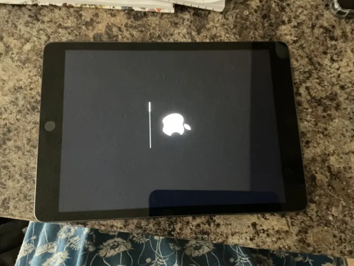 Items for sale
– AS NEW APPLE IPAD BOXED,A13,64GB, SPACE GREY, £295