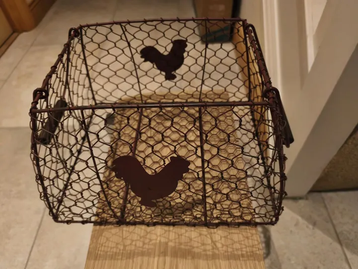Items for sale
– Kich Wire Basket to store Eggs or whatever else you fancy £5.00