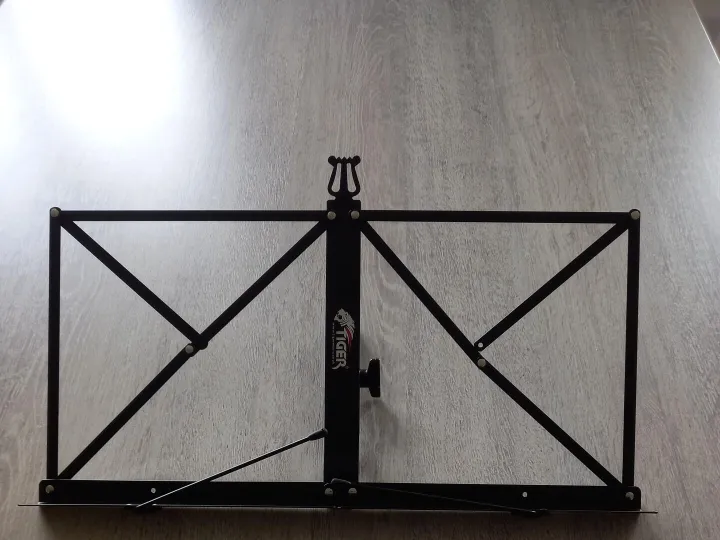 Items for sale
– Tabletop music stand £5