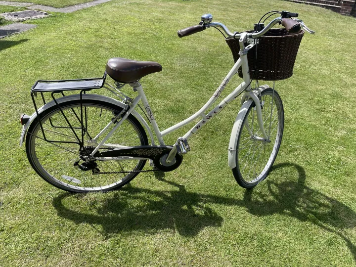 Items for sale
– Dawes Duchess ladies bike £45