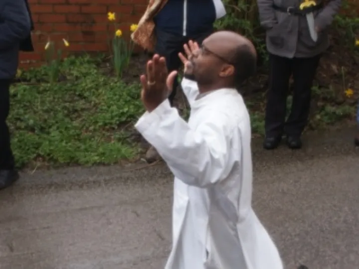 Long Walk to the Cross Kip Praying