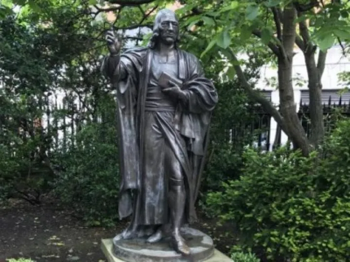 St Pauls &ndash; John Wesley statue