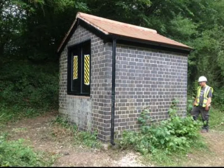 Sykes Hollow Hut – After