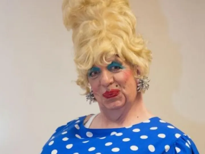 Panto Dame 02