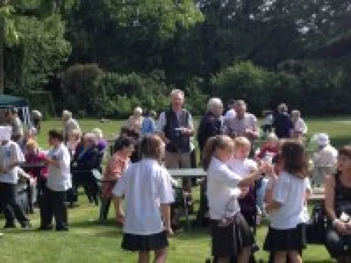 Dodworth Garden Party -----