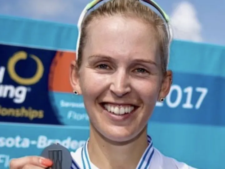 E1056572-9D55-465C-BFD1-868730F064EE