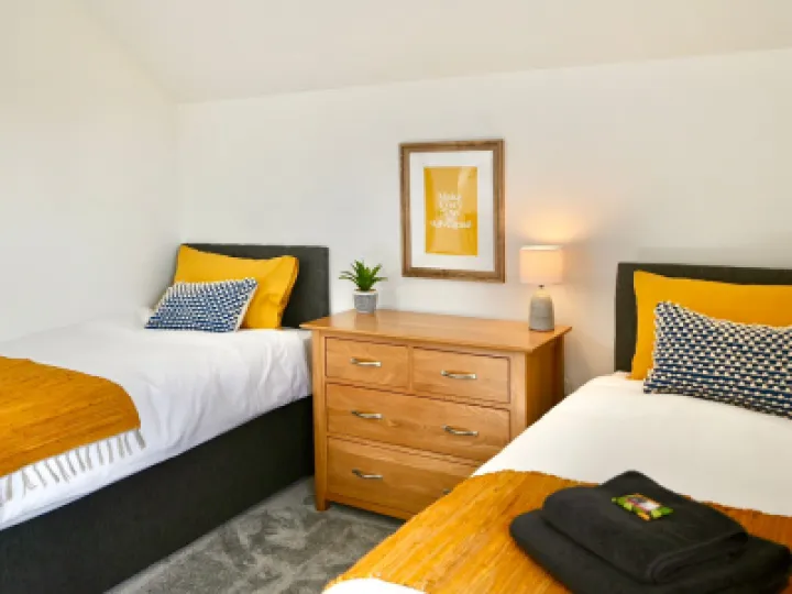 Twin room 2