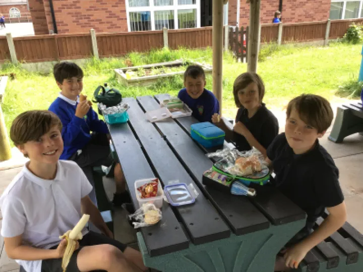 95E3261C-95C2-43A1-B568-A9F1D2FD9127