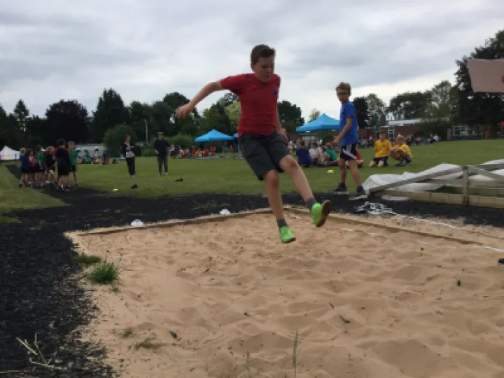 Long jump (4)