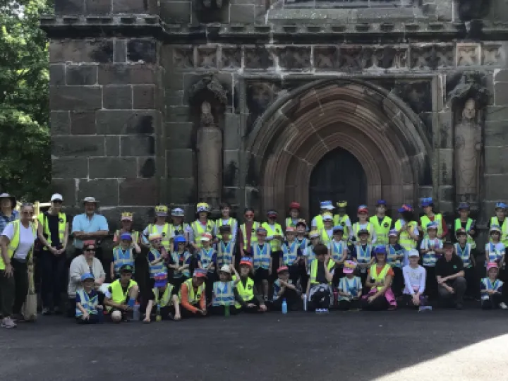 F9B80633-BC04-4497-9B5D-03716262E2E3