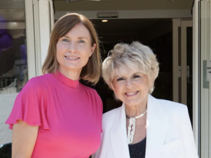 24C181D8-3EA9-4DD6-B487-CCD3998FAB18