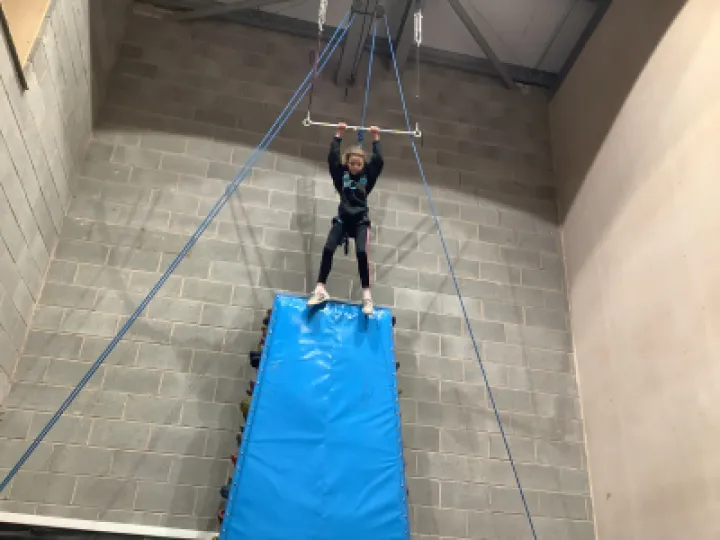 E7FEC0A2-A382-4E3D-A395-200848536F5F