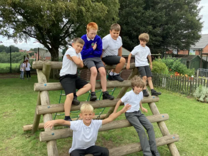 DC9B453B-6A06-40DF-8361-0F97A173644E