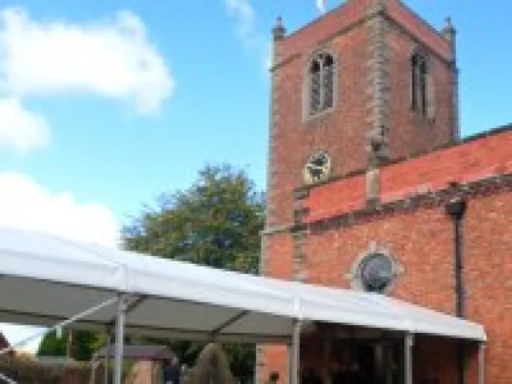 Chinchinha 90th service