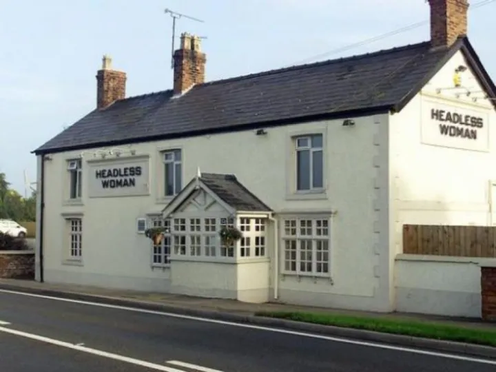 CLW-761-73416-headless-woman-duddon