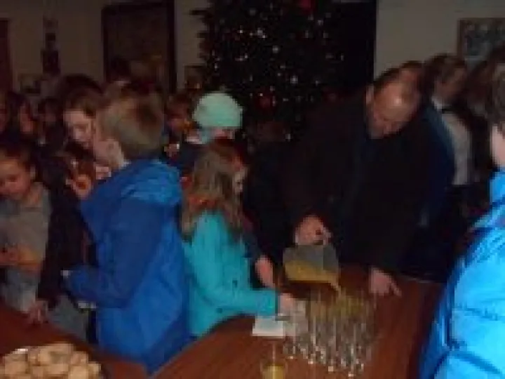 Carols round the tree