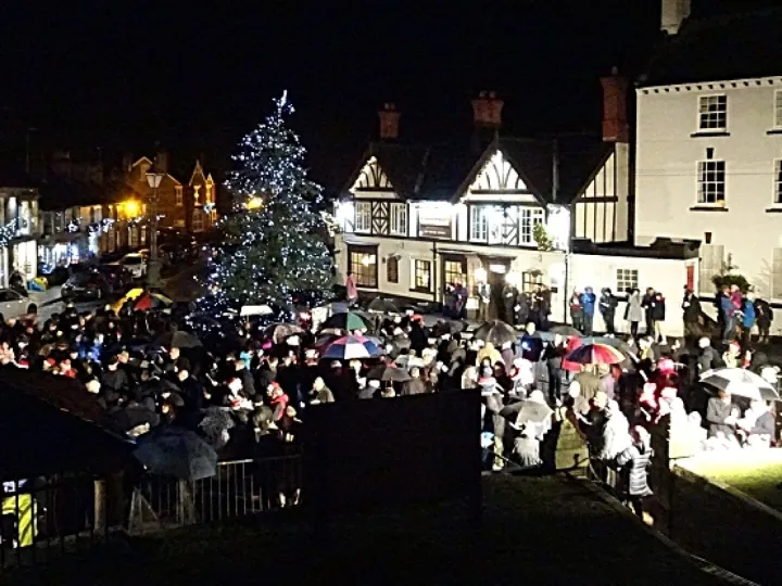 Carols-in-The-Square-The-Audience-On-The-Square